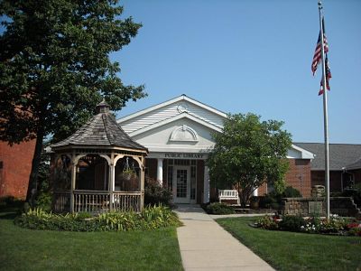 front of Cridersville library building and gazebo